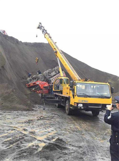 庆云上犹道路救援